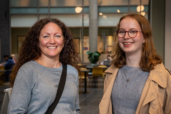 portrett av to damer