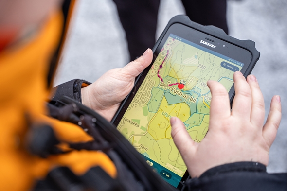 nettbrett som viser kart