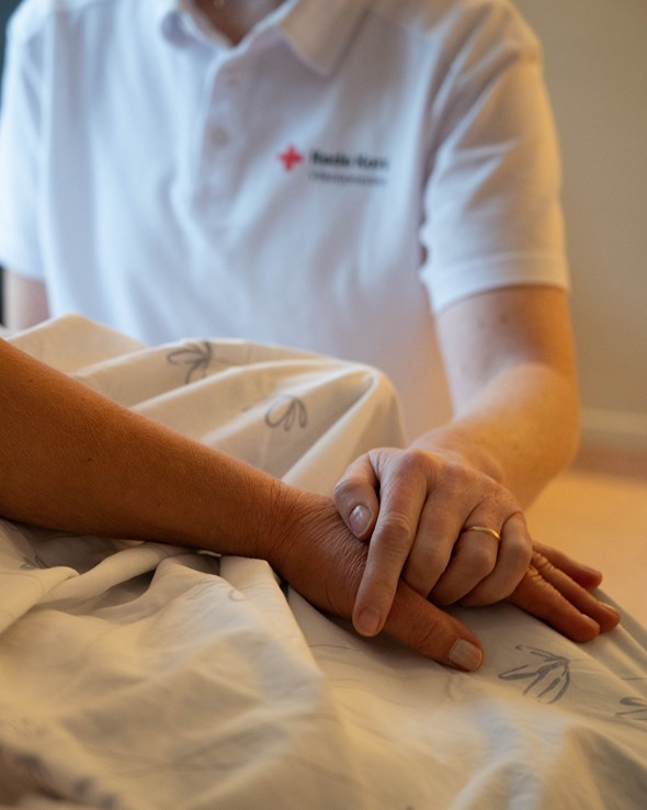 nærbilde av hender som holder